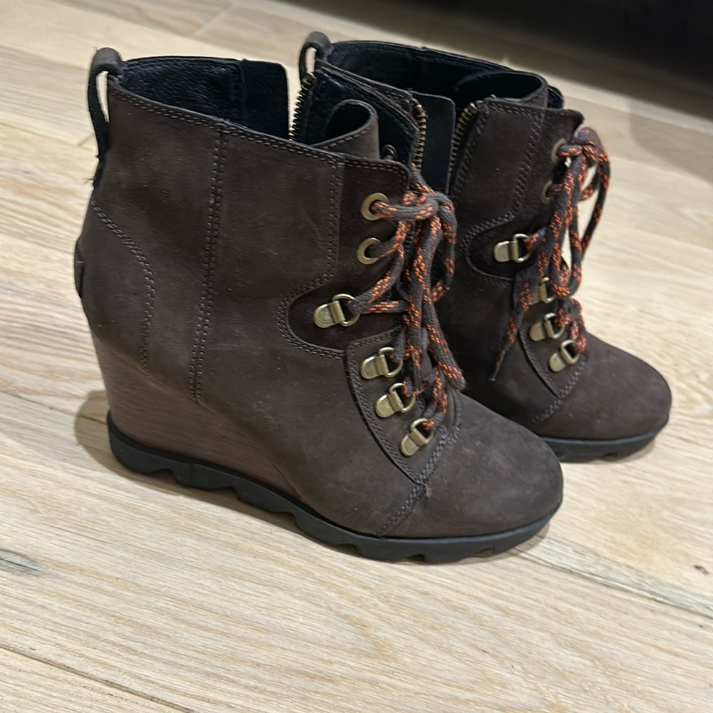 Sorel Joan uptown dark brown size 7.5